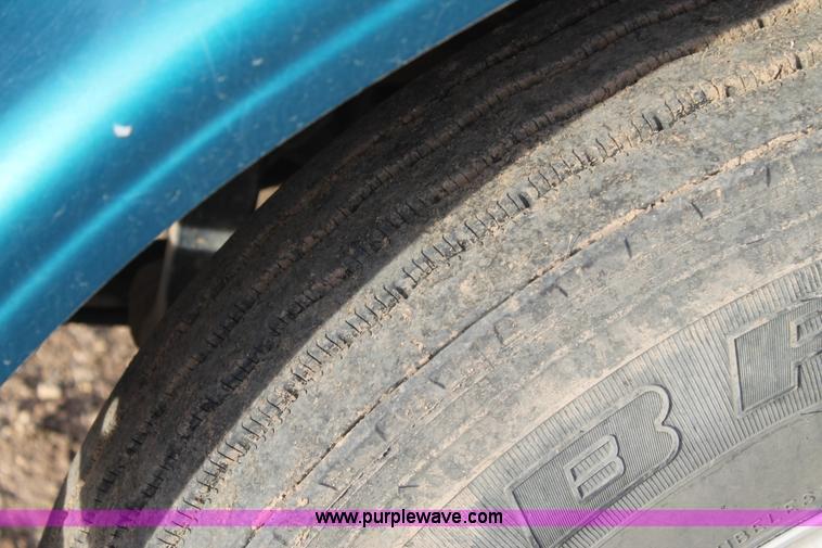 image for item J1344 1995 Peterbilt 378 semi truck