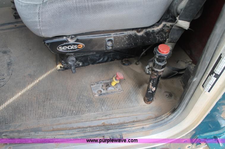 image for item J1344 1995 Peterbilt 378 semi truck