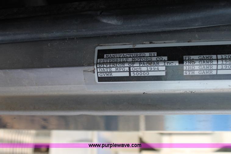 image for item J1344 1995 Peterbilt 378 semi truck