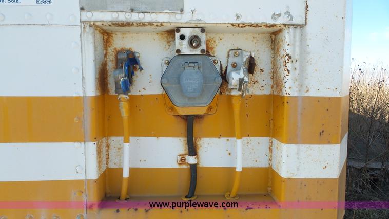 image for item J4591 1985 Kentucky moving van trailer