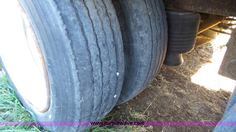 image for item J4591 1985 Kentucky moving van trailer