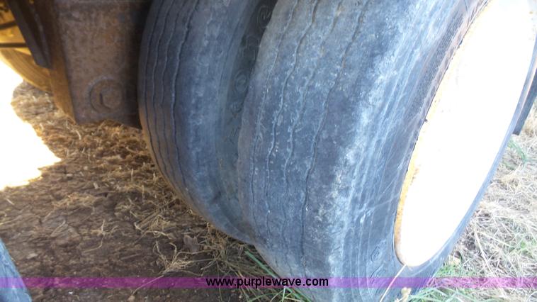 image for item J4591 1985 Kentucky moving van trailer