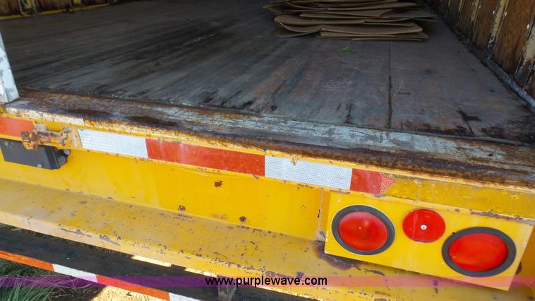 image for item J4591 1985 Kentucky moving van trailer