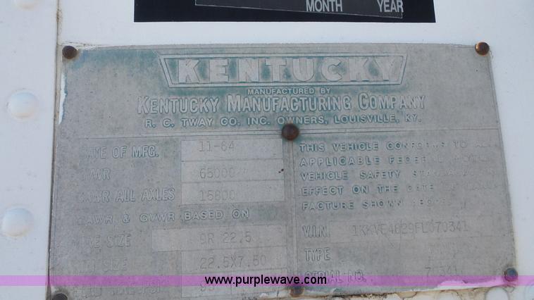 image for item J4591 1985 Kentucky moving van trailer