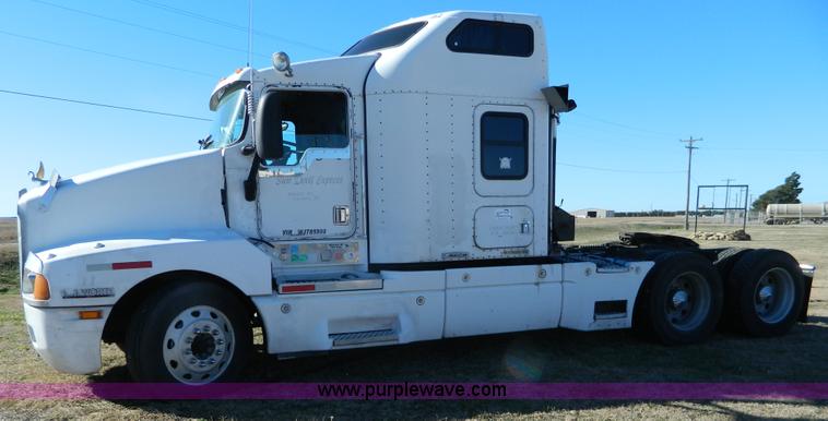 image for item J5152 1998 Kenworth T600 semi truck