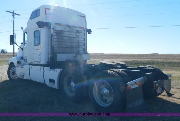 image for item J5152 1998 Kenworth T600 semi truck