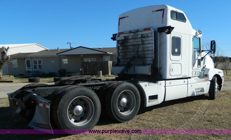 image for item J5152 1998 Kenworth T600 semi truck