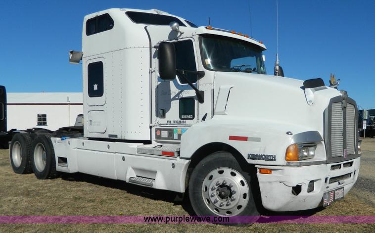image for item J5152 1998 Kenworth T600 semi truck