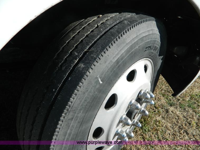 image for item J5152 1998 Kenworth T600 semi truck