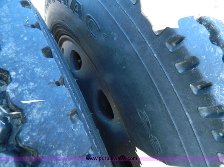 image for item J5152 1998 Kenworth T600 semi truck