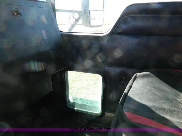 image for item J5152 1998 Kenworth T600 semi truck