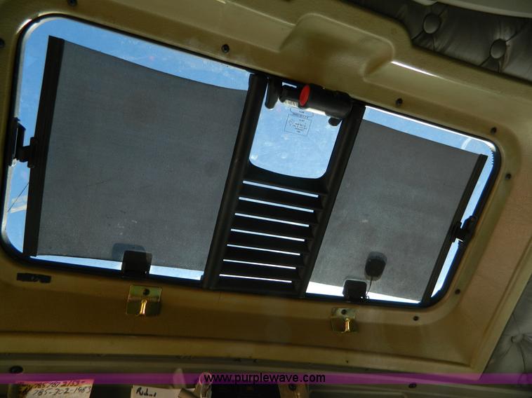 image for item J5152 1998 Kenworth T600 semi truck