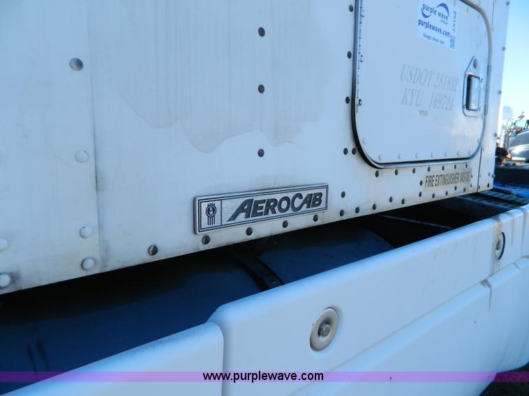 image for item J5152 1998 Kenworth T600 semi truck