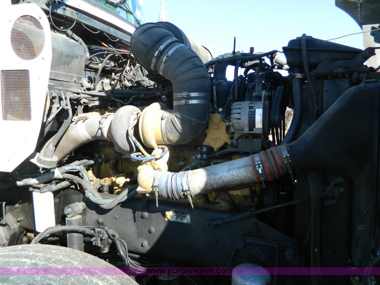 image for item J5152 1998 Kenworth T600 semi truck