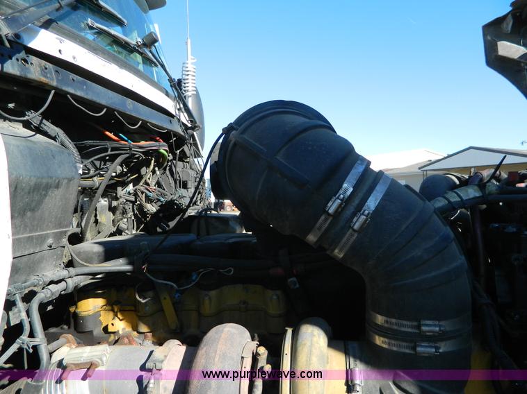 image for item J5152 1998 Kenworth T600 semi truck