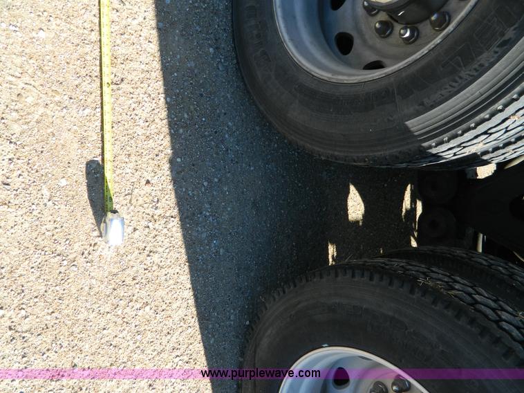 image for item J5152 1998 Kenworth T600 semi truck