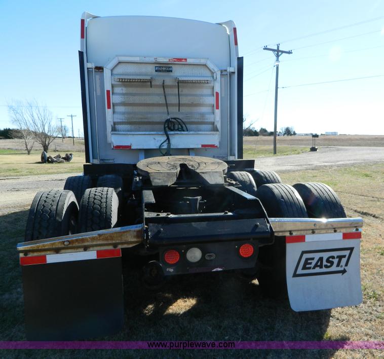 image for item J5153 1999 Kenworth T600 semi truck