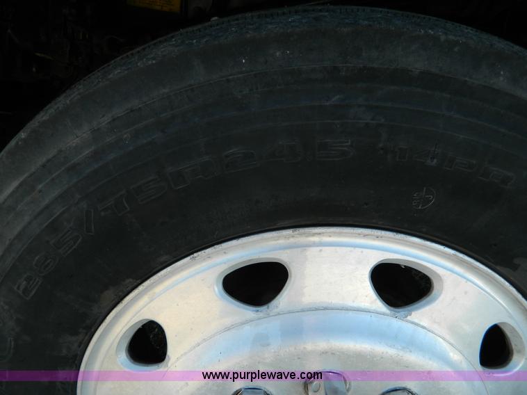 image for item J5153 1999 Kenworth T600 semi truck