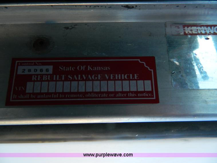 image for item J5153 1999 Kenworth T600 semi truck