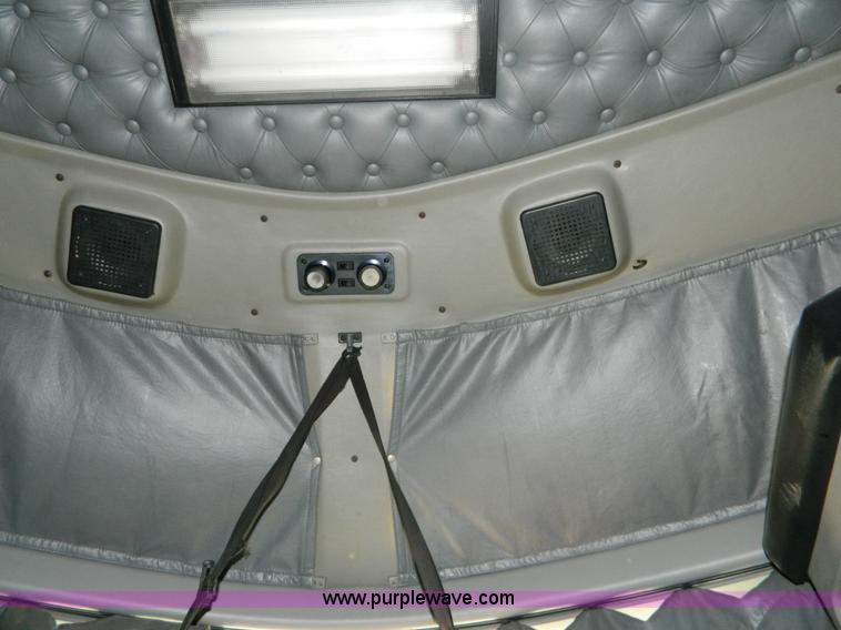 image for item J5153 1999 Kenworth T600 semi truck