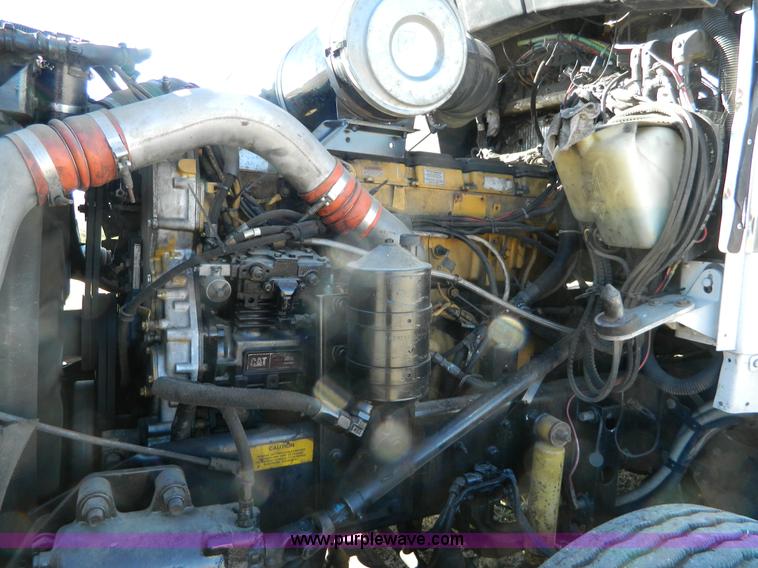 image for item J5153 1999 Kenworth T600 semi truck