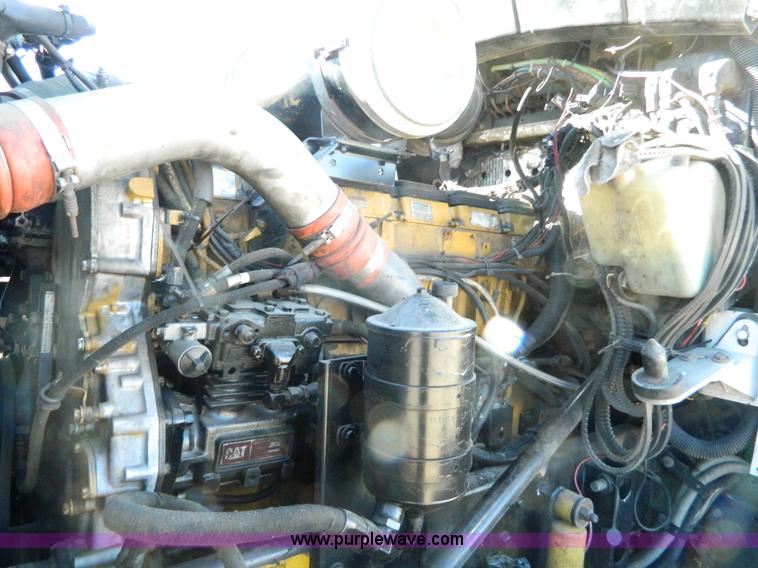 image for item J5153 1999 Kenworth T600 semi truck