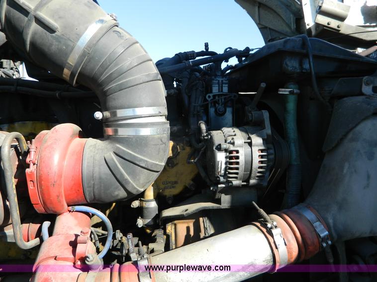 image for item J5153 1999 Kenworth T600 semi truck