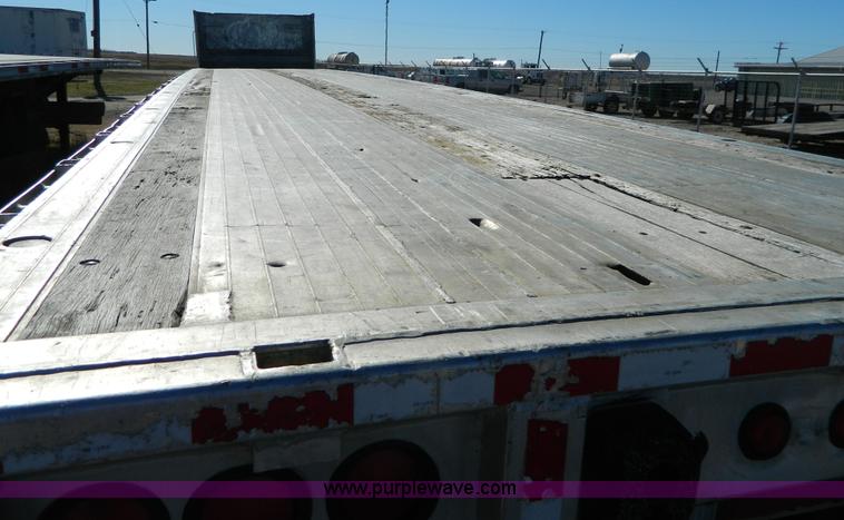 image for item J5154 1994 Raven flatbed trailer