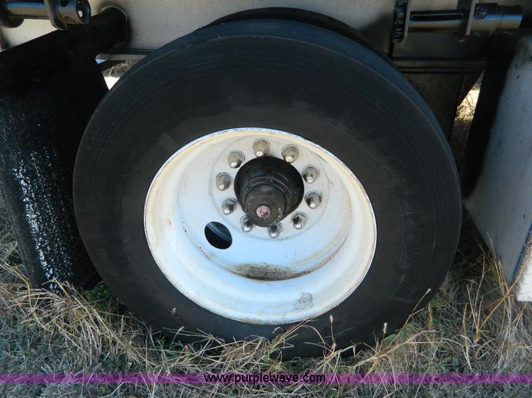 image for item J5154 1994 Raven flatbed trailer