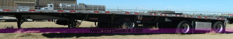 image for item J5155 2005 Fontaine flatbed trailer