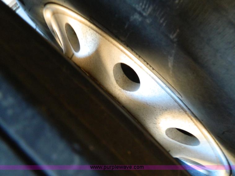 image for item J5155 2005 Fontaine flatbed trailer