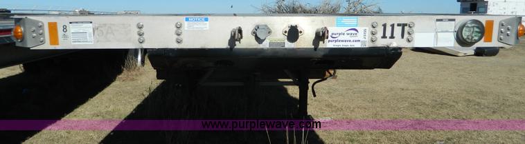image for item J5155 2005 Fontaine flatbed trailer