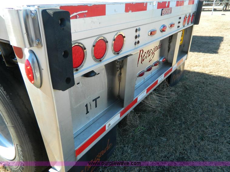 image for item J5155 2005 Fontaine flatbed trailer