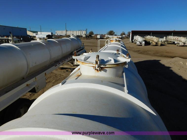 image for item J6838 1994 Falcon vacuum trailer