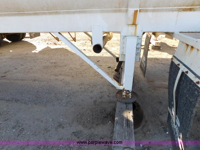 image for item J6838 1994 Falcon vacuum trailer