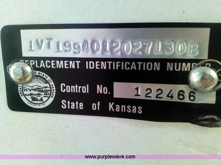 image for item J6838 1994 Falcon vacuum trailer