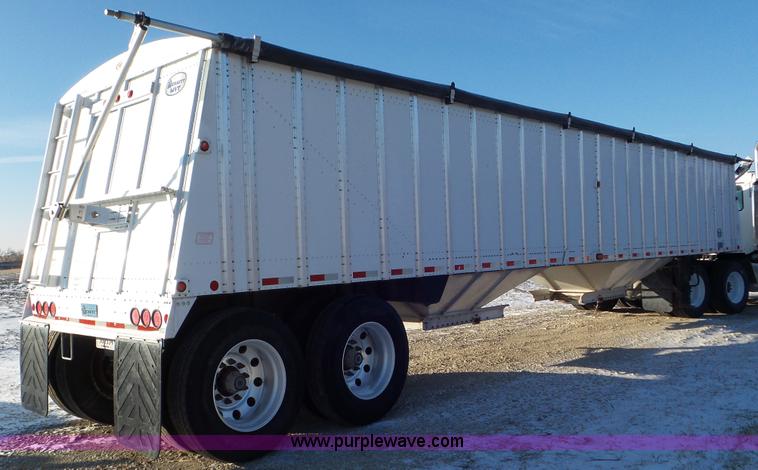 image for item J8395 2010 Merritt double hopper grain trailer