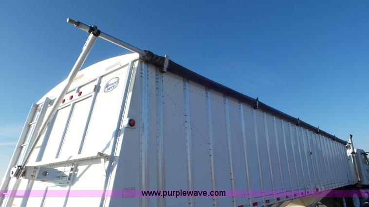 image for item J8395 2010 Merritt double hopper grain trailer