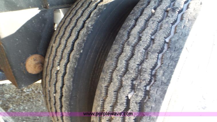 image for item J8395 2010 Merritt double hopper grain trailer