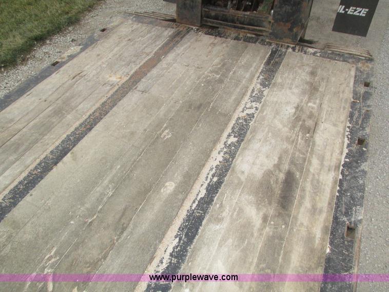 image for item J8774 2008 Trail Eze TE100DGWS53 lowboy equipment trailer