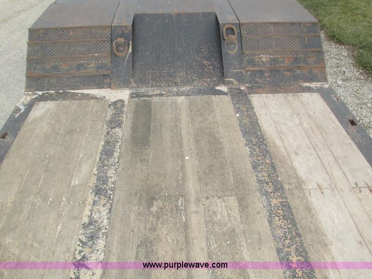 image for item J8774 2008 Trail Eze TE100DGWS53 lowboy equipment trailer