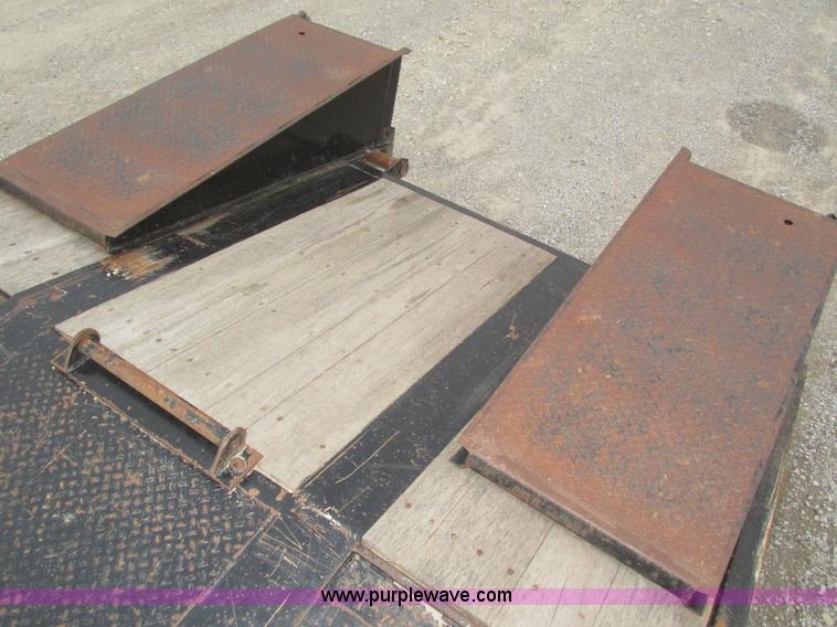 image for item J8774 2008 Trail Eze TE100DGWS53 lowboy equipment trailer