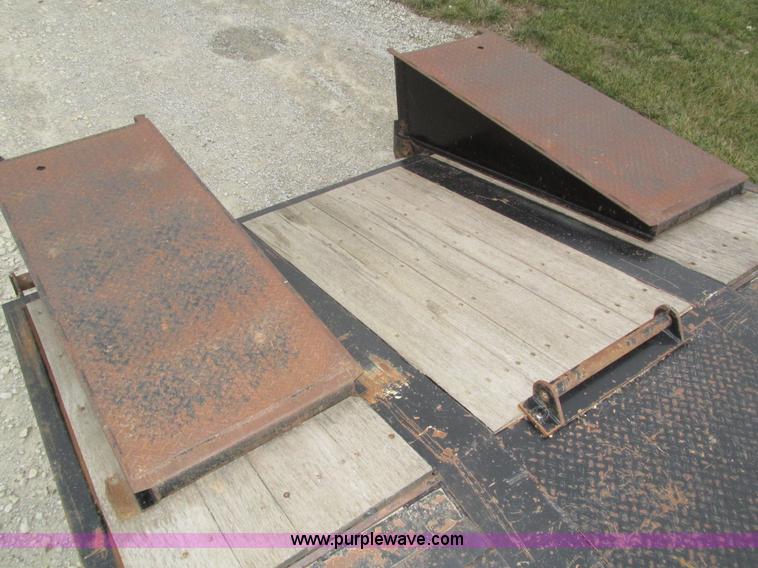 image for item J8774 2008 Trail Eze TE100DGWS53 lowboy equipment trailer