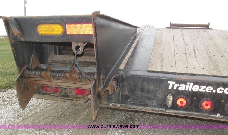 image for item J8774 2008 Trail Eze TE100DGWS53 lowboy equipment trailer