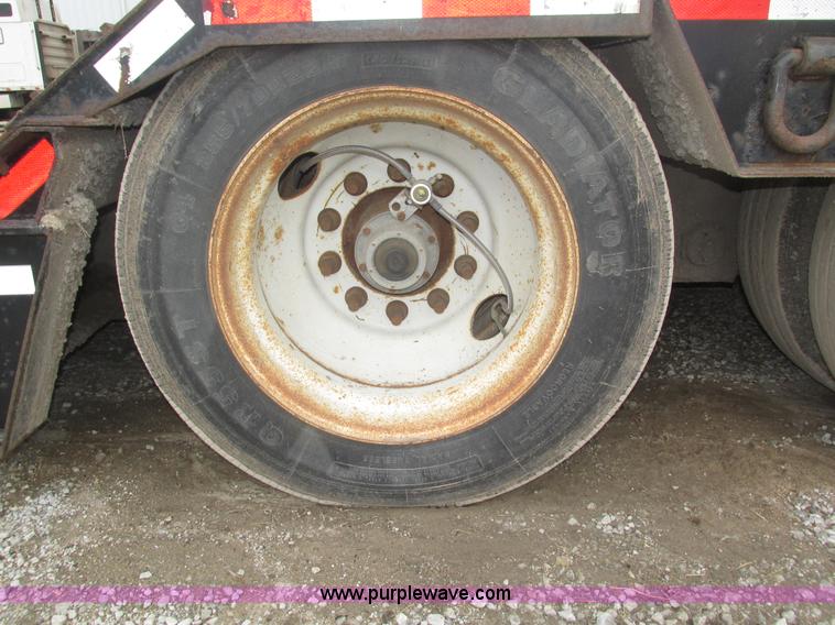 image for item J8774 2008 Trail Eze TE100DGWS53 lowboy equipment trailer