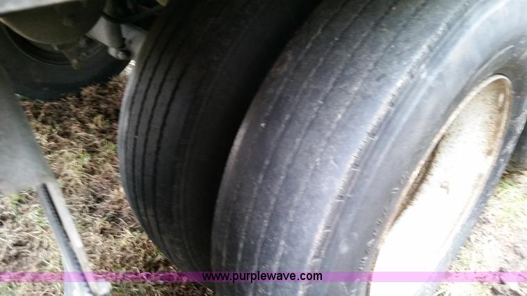 image for item K5334 2005 Wabash dry van trailer