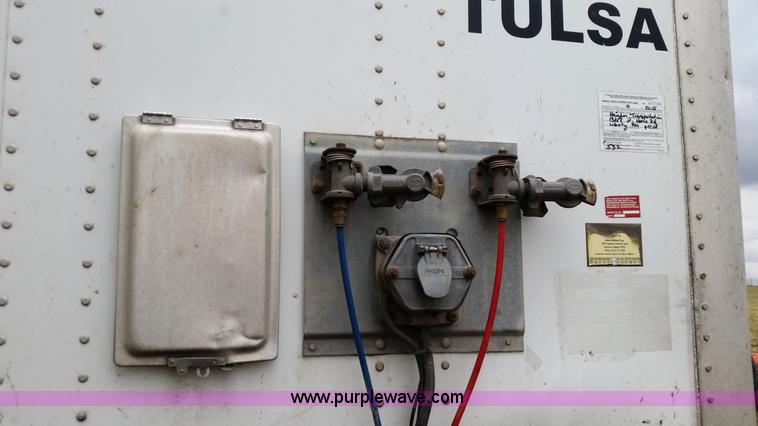 image for item K5334 2005 Wabash dry van trailer