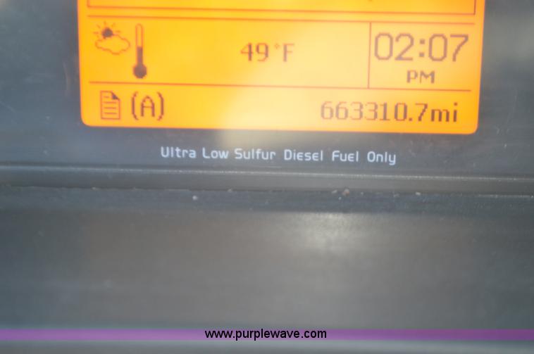 image for item K5371 2009 Volvo VNM semi truck