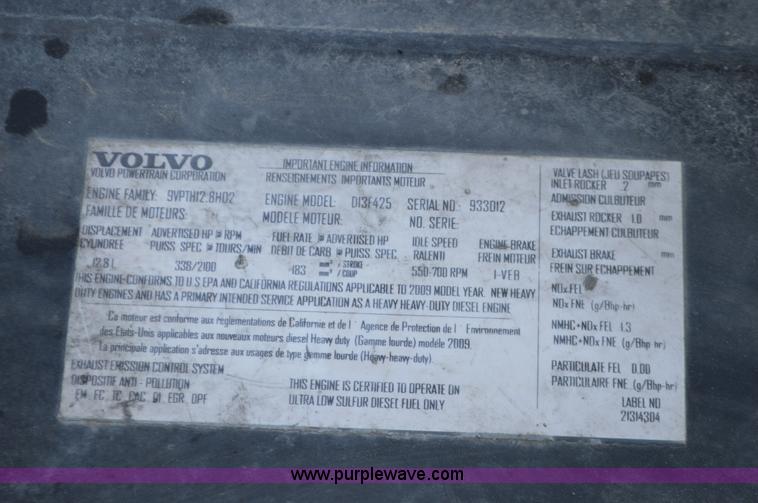 image for item K5372 2010 Volvo VNL semi truck