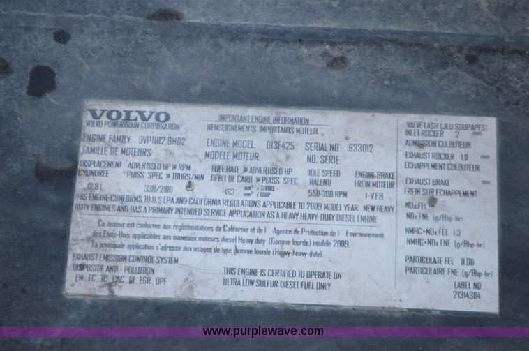 image for item K5372 2010 Volvo VNL semi truck